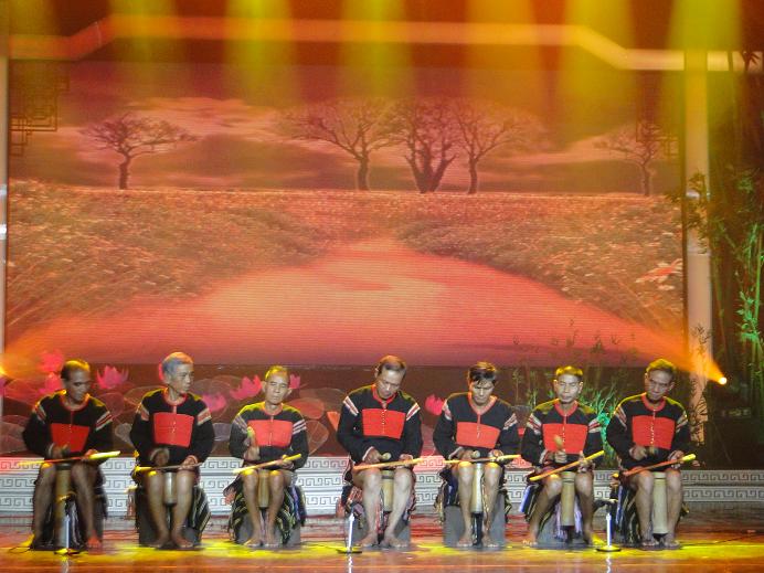 ĐẮK LẮK ĐOẠT GIẢI A  TẠI LIÊN HOAN DÂN CA VIỆT NAM NĂM 2013